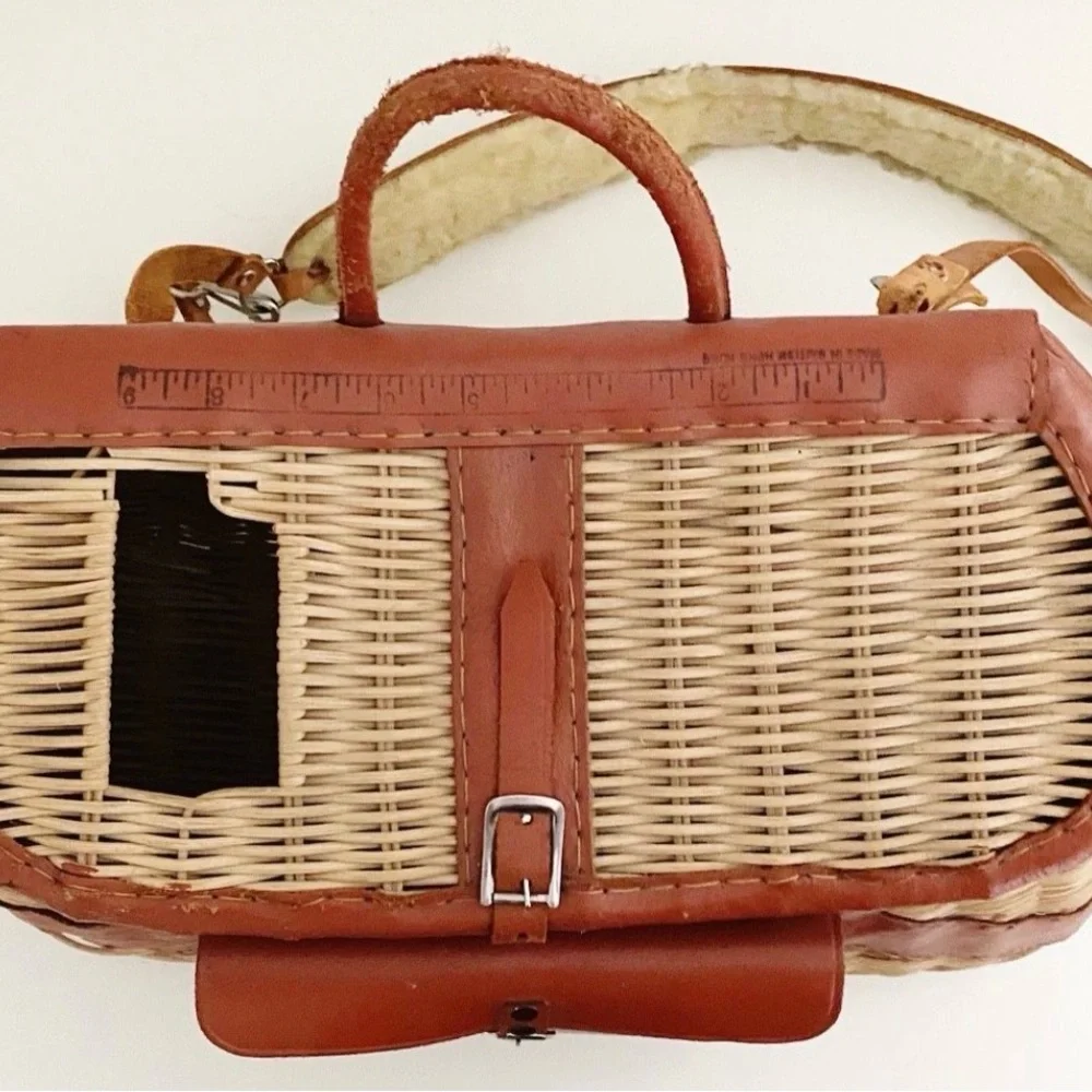 Vintage Wicker and Leather Fishing Creel Basket - Picture 4 of 8